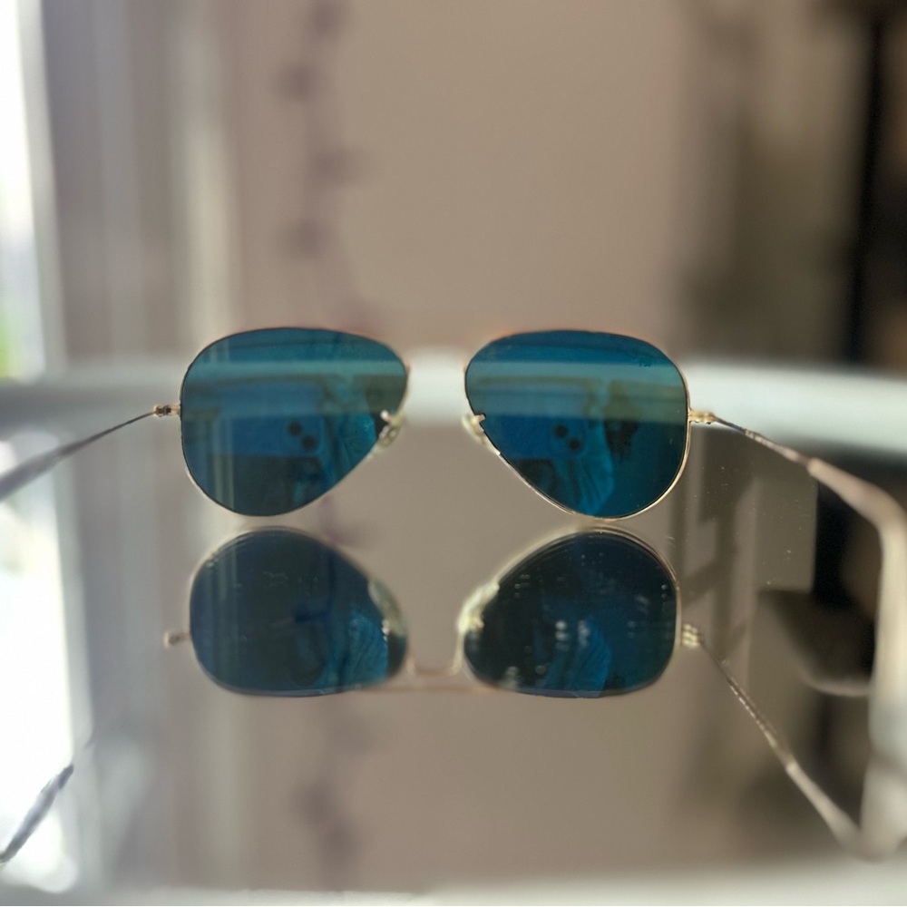 Stylish Blue Aviator Sunglasses